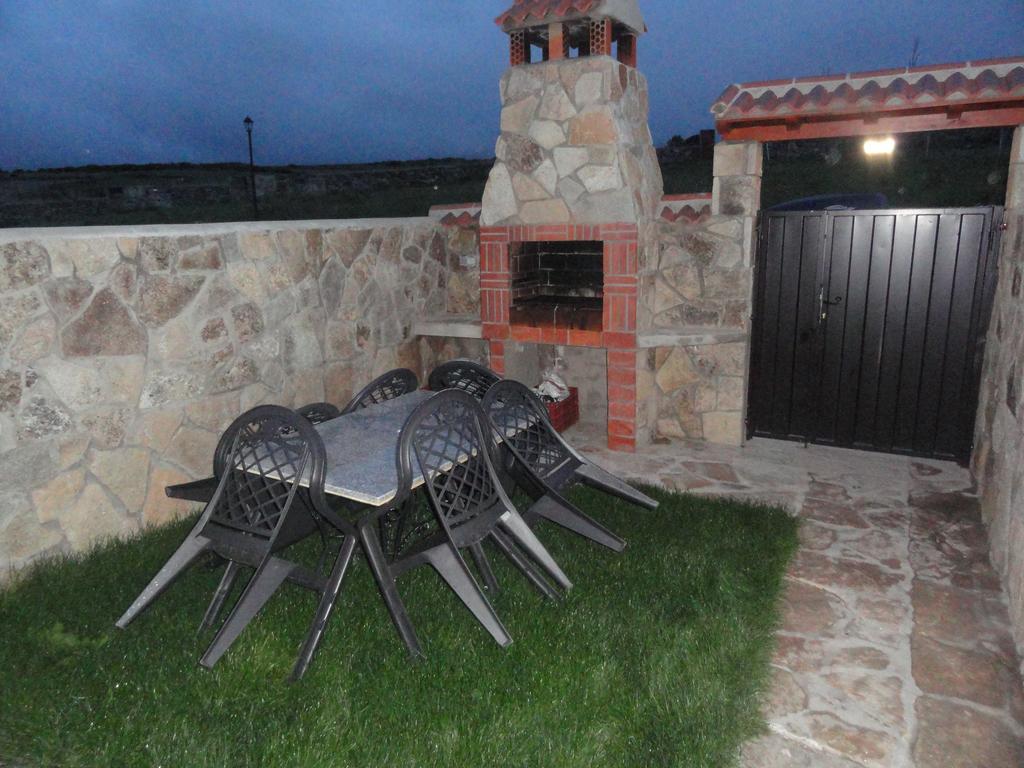 Casa Rural La Vega De Gredos Casa de hóspedes San Martin de la Vega del Alberche Exterior foto