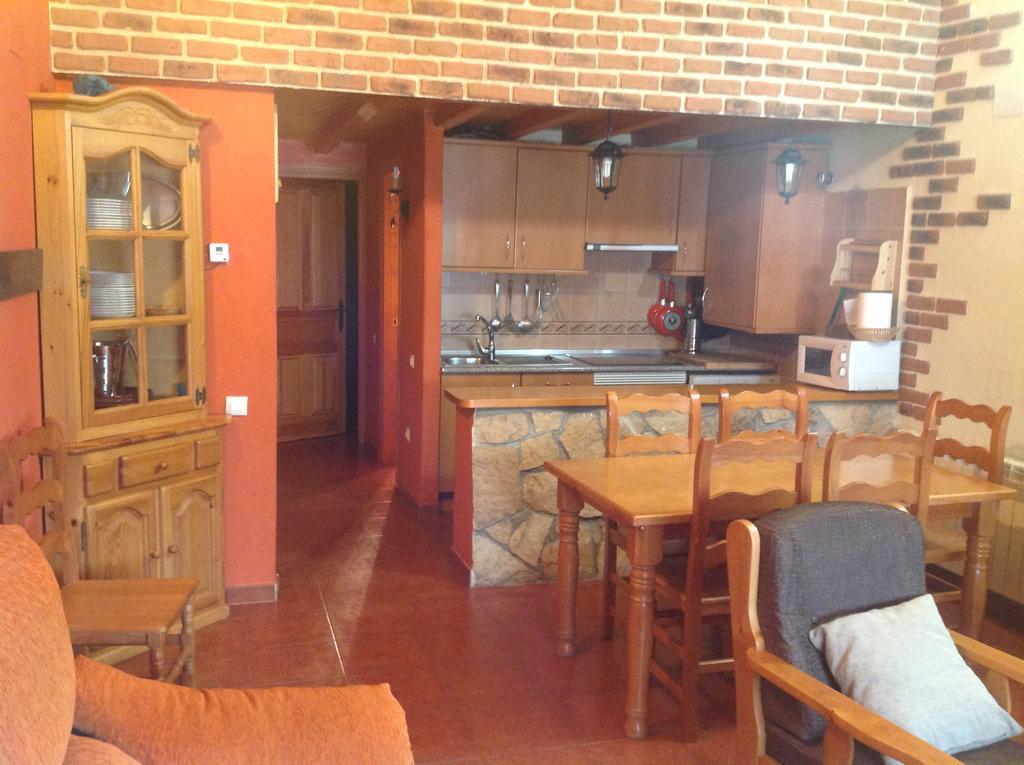 Casa Rural La Vega De Gredos Casa de hóspedes San Martin de la Vega del Alberche Exterior foto